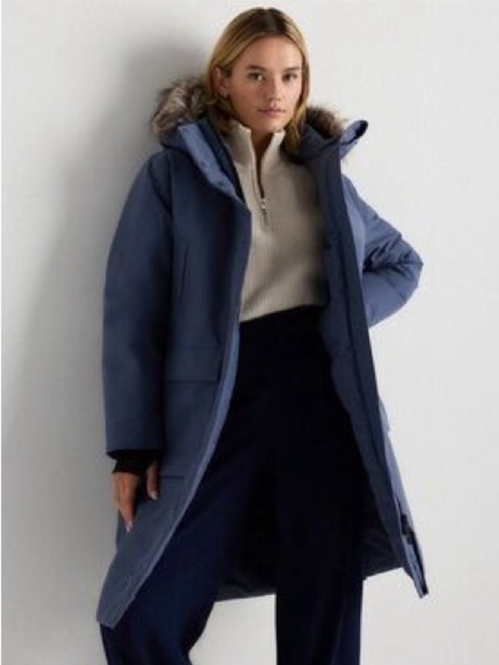 Quince Responsible Down Hooded Long Parka in Storm Blue. Size Small.